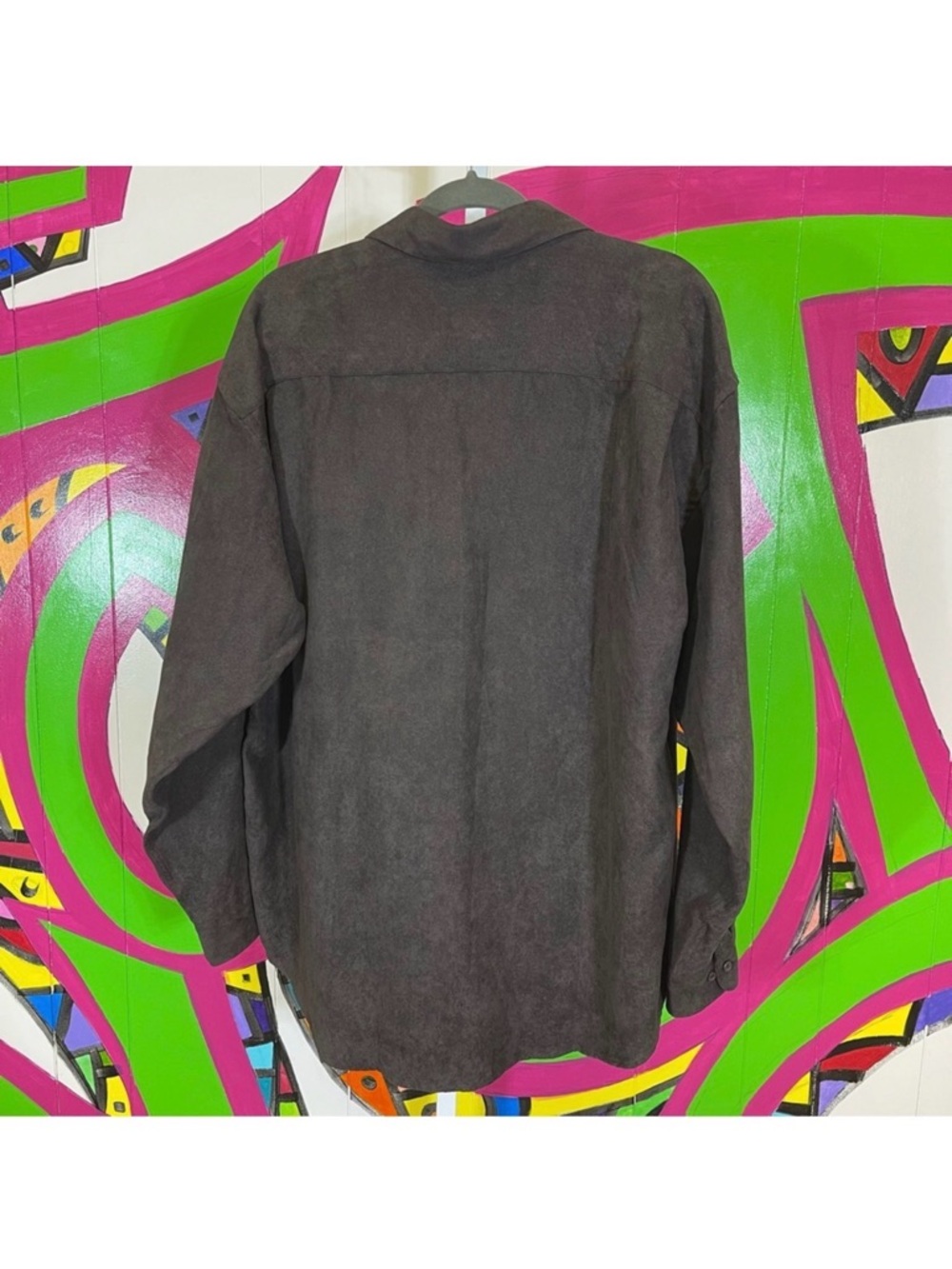 Van Heusen, Soft Suede Button Up Shirt. Size Large  16-16 1/2. Excellent cond! - Picture 6 of 6